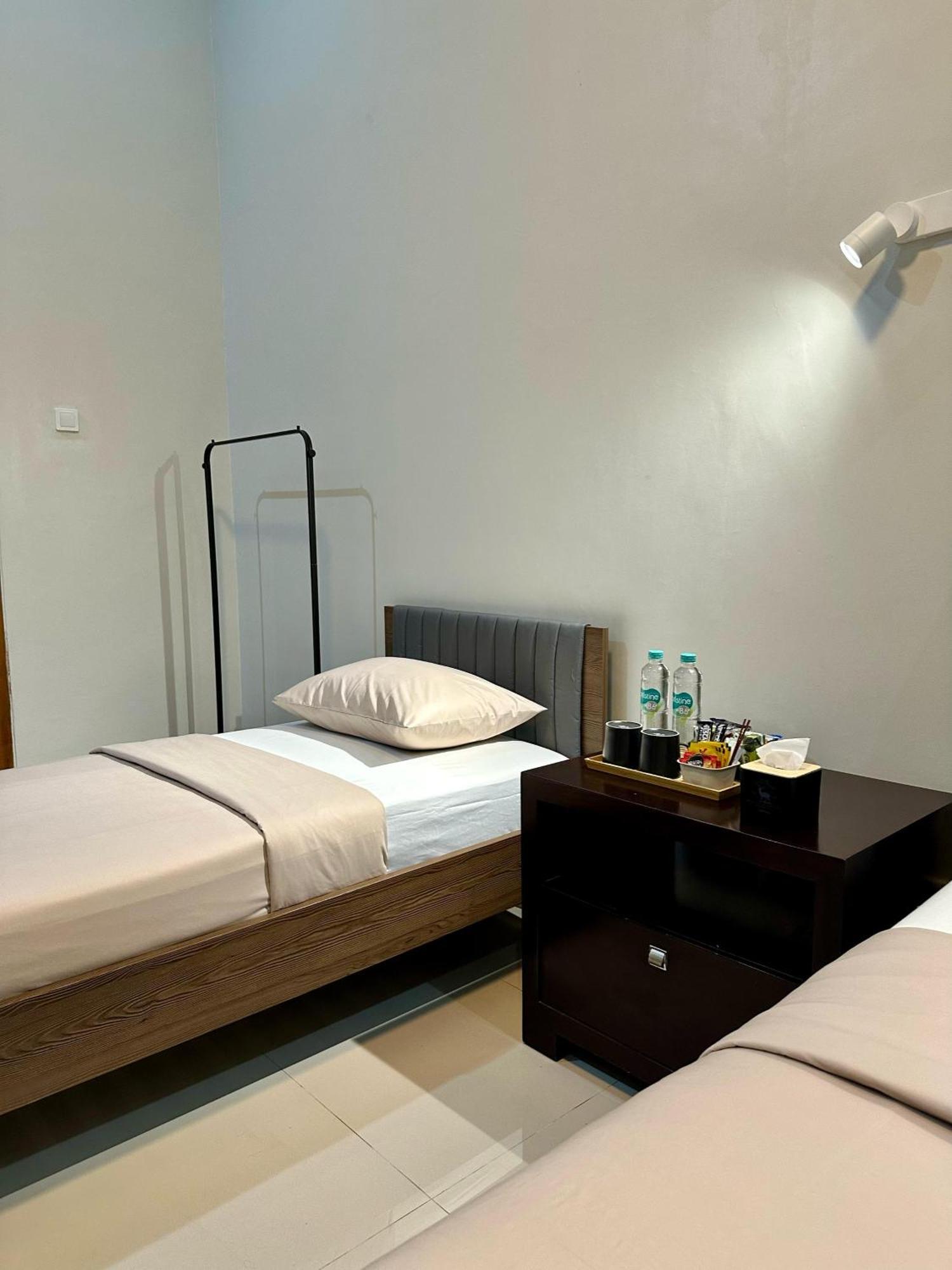 Cendhani Raras Gallery Kejayan Exterior foto