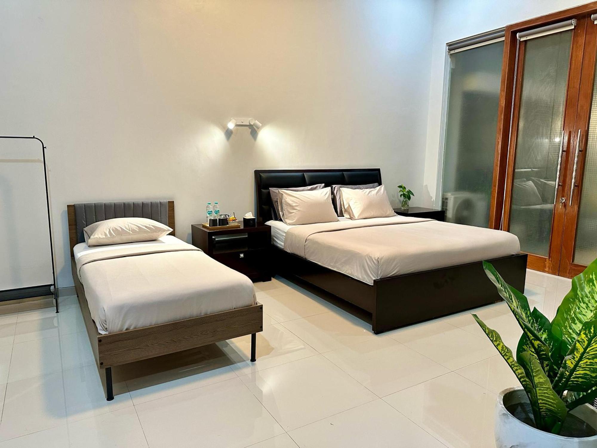 Cendhani Raras Gallery Kejayan Exterior foto