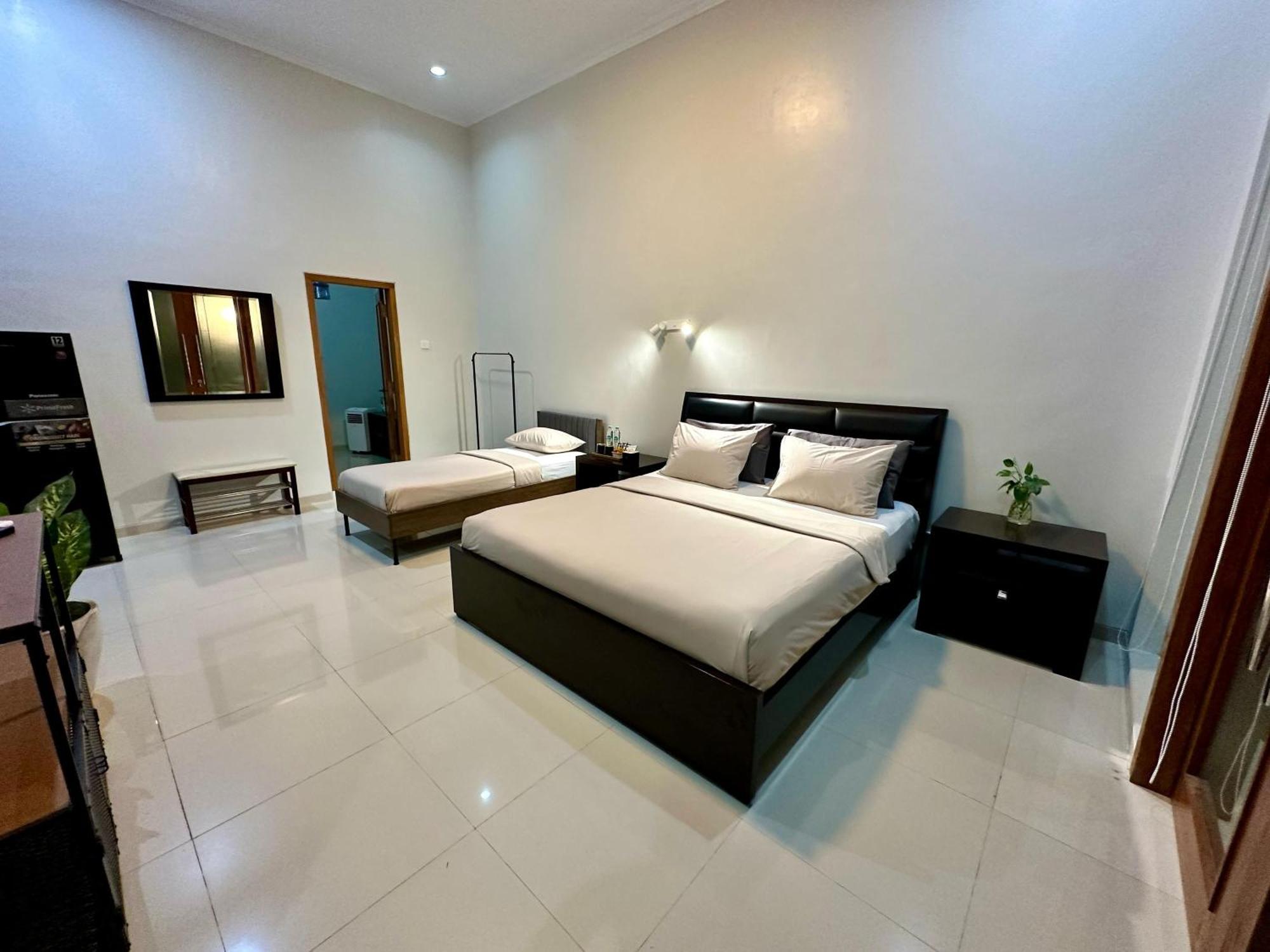 Cendhani Raras Gallery Kejayan Exterior foto